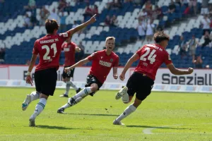 Πρώτη νίκη για Hannover 96 με πρωταγωνιστή τον δικό μας Φώτη! (Βίντεο)
