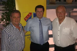 Δείπνο... γαλαζοκίτρινο