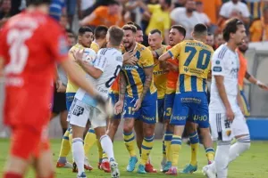 AΠΟΕΛ - Djurgårdens: Πήγε για ΘΡΥΛΙΚΗ ανατροπή, έμεινε... στα μισά (φώτος)
