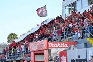 Καρμιώτισσα - Νέα Σαλαμίνα: Πρεμιέρα με το… δεξί με ερυθρόλευκες γκολάρες! (φώτος)