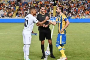 ΑΠΟΕΛ - Πάφος: Έβαλαν από ένα γκολ, ξεκίνησαν με "Χ" (φώτος)