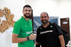Πλούσιο φωτορεπορτάζ από το αεροδρόμιο - Αναχωρεί η Ομόνοια 