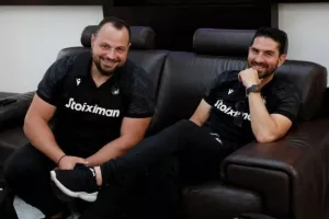 Πλούσιο φωτορεπορτάζ από το αεροδρόμιο - Αναχωρεί η Ομόνοια 
