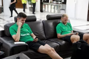 Πλούσιο φωτορεπορτάζ από το αεροδρόμιο - Αναχωρεί η Ομόνοια 