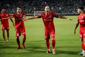 ΦΩΤΟΣ/Πάρτι στ' αποδυτήρια της Ομόνοιας!