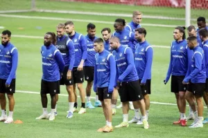 (ΒΙΝΤΕΟ/ΦΩΤΟΣ) Η... τελευταία του ΑΠΟΕΛ