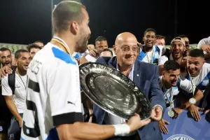 Απόλλων: Η απονομή στους σούπερ... πρωταθλητές! (βίντεο/φώτος)