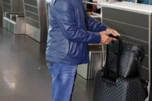 Στο αεροδρόμιο η αποστολή του ΑΠΟΕΛ (Φώτος/Βίντεο)