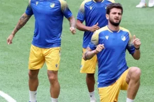 Η προπόνηση του ΑΠΟΕΛ στην Tele2 Arena (φώτος)