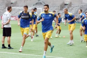 Η προπόνηση του ΑΠΟΕΛ στην Tele2 Arena (φώτος)