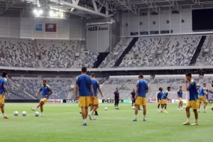 Η προπόνηση του ΑΠΟΕΛ στην Tele2 Arena (φώτος)