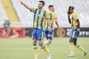 AΠΟΕΛ - Djurgårdens: Πήγε για ΘΡΥΛΙΚΗ ανατροπή, έμεινε... στα μισά (φώτος)