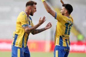 AΠΟΕΛ - Djurgårdens: Πήγε για ΘΡΥΛΙΚΗ ανατροπή, έμεινε... στα μισά (φώτος)