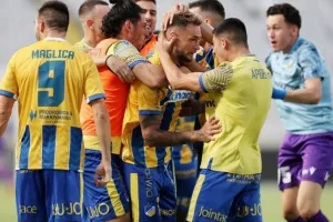 AΠΟΕΛ - Djurgårdens: Πήγε για ΘΡΥΛΙΚΗ ανατροπή, έμεινε... στα μισά (φώτος)