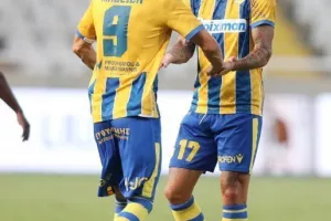 AΠΟΕΛ - Djurgårdens: Πήγε για ΘΡΥΛΙΚΗ ανατροπή, έμεινε... στα μισά (φώτος)