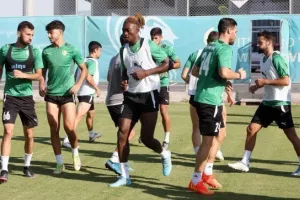 Πανέτοιμη η ΑΕΚ, ολοκλήρωσε για Ντνίπρο (βίντεο/φώτος)
