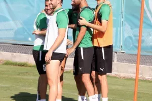 Σκληρή δουλειά αλλά και "πειράγματα" (φώτος)