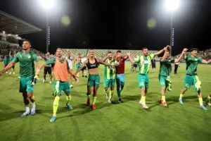 ΕΤΣΙ πανηγυρίστηκε η σπουδαία πρόκριση! (Φώτος/Βίντεο)