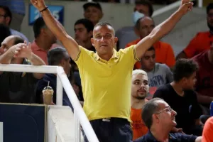 ΑΠΟΕΛ - Πάφος: Έβαλαν από ένα γκολ, ξεκίνησαν με "Χ" (φώτος)