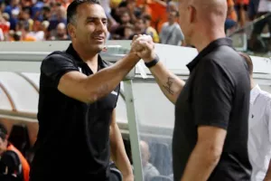 ΑΠΟΕΛ - Πάφος: Έβαλαν από ένα γκολ, ξεκίνησαν με "Χ" (φώτος)
