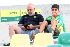 (Φωτορεπορτάζ) Oι ΑΕΚτζήδες στην ΑΡΕΝΑ 