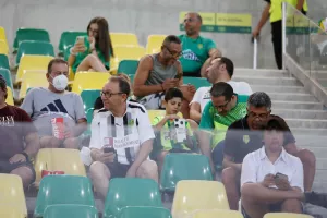 (Φωτορεπορτάζ) Oι ΑΕΚτζήδες στην ΑΡΕΝΑ 
