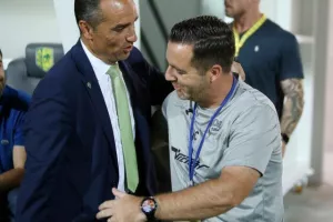 ΑΕΚ-Δόξα: Κόλλησε... και γκέλαρε! (φώτος)