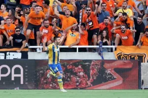 AΠΟΕΛ - Djurgårdens: Πήγε για ΘΡΥΛΙΚΗ ανατροπή, έμεινε... στα μισά (φώτος)