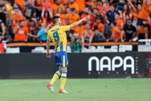 AΠΟΕΛ - Djurgårdens: Πήγε για ΘΡΥΛΙΚΗ ανατροπή, έμεινε... στα μισά (φώτος)