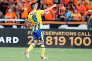 AΠΟΕΛ - Djurgårdens: Πήγε για ΘΡΥΛΙΚΗ ανατροπή, έμεινε... στα μισά (φώτος)