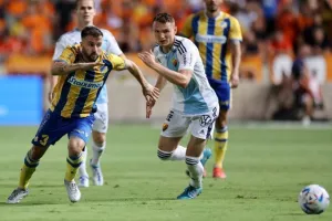 AΠΟΕΛ - Djurgårdens: Πήγε για ΘΡΥΛΙΚΗ ανατροπή, έμεινε... στα μισά (φώτος)