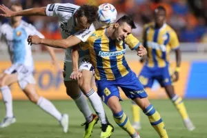 AΠΟΕΛ - Djurgårdens: Πήγε για ΘΡΥΛΙΚΗ ανατροπή, έμεινε... στα μισά (φώτος)