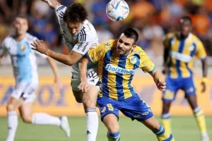AΠΟΕΛ - Djurgårdens: Πήγε για ΘΡΥΛΙΚΗ ανατροπή, έμεινε... στα μισά (φώτος)
