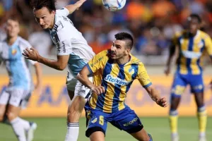 AΠΟΕΛ - Djurgårdens: Πήγε για ΘΡΥΛΙΚΗ ανατροπή, έμεινε... στα μισά (φώτος)