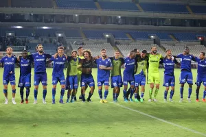 (ΒΙΝΤΕΟ Kerkida) "Σείστηκε" η ανατολική - Έστησαν πάρτι οι ΜΑΧΗΤΕΣ