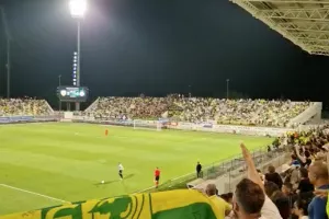 “Τρελαίνομαι-Τρελαίνομαι” οι ΑΕΚτζήδες μετά το 2-1 (βίντεο)