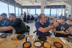 Απόλλων/Γεύμα στους δημοσιογράφους (Φώτος)