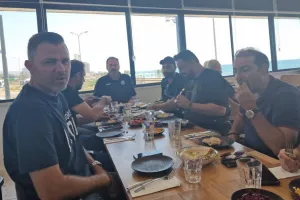 Απόλλων/Γεύμα στους δημοσιογράφους (Φώτος)
