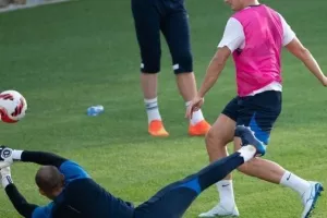 Ενδιαφέρει ΑΕΚ/ Προπόνηση… στην Košice Football Arena (Φώτος)