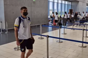 Στο αεροδρόμιο η αποστολή του ΑΠΟΕΛ (Φώτος/Βίντεο)