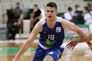 Ανακοινώθηκε ο Καράμπελας
