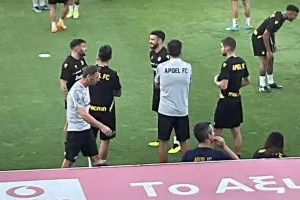 ΑΠΟΕΛ/ Η τελευταία προπόνηση... πριν την Τζουργκάρντεν (Φώτος & Βίντεο)