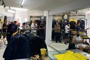 ΑΕΛ/ Πρώτα λεπτά και... έφυγαν 500 εισιτήρια! (Φώτος)