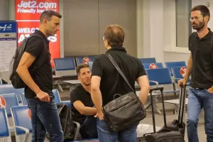 Ώρα 04:00/ Πέταξε... για την επιστροφή ο Απόλλωνας (Φώτος)