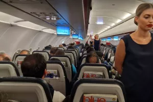 Ώρα 04:00/ Πέταξε... για την επιστροφή ο Απόλλωνας (Φώτος)