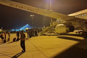 Ώρα 04:00/ Πέταξε... για την επιστροφή ο Απόλλωνας (Φώτος)