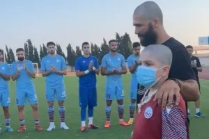 Χειροκροτήθηκε μέσα στον αγωνιστικό χώρο ο μικρός Κυριάκος (Βίντεο)