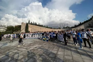 Απόλλων: Ανέβηκαν τα... ντεσιμπέλ στην Αθήνα (Βίντεο/Φώτος Kerkida)