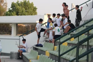 Ατμόσφαιρα... οι νεαροί οπαδοί της Δόξας (φώτος)