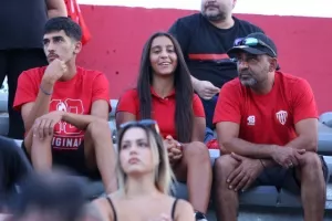 Καρμιώτισσα - Νέα Σαλαμίνα: Πρεμιέρα με το… δεξί με ερυθρόλευκες γκολάρες! (φώτος)